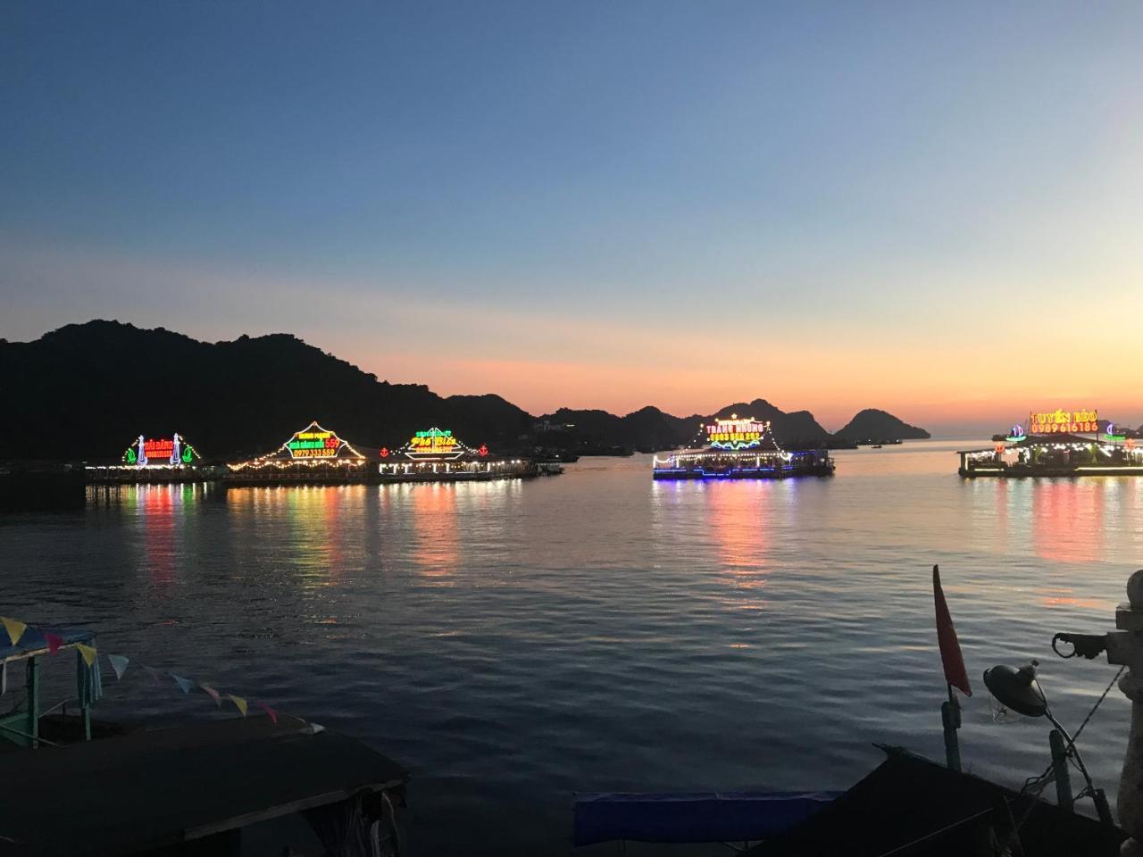 Ha Vy Hotel Cat Ba Island Buitenkant foto